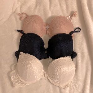 3 for 18$ 36C Laura Ashley Bras